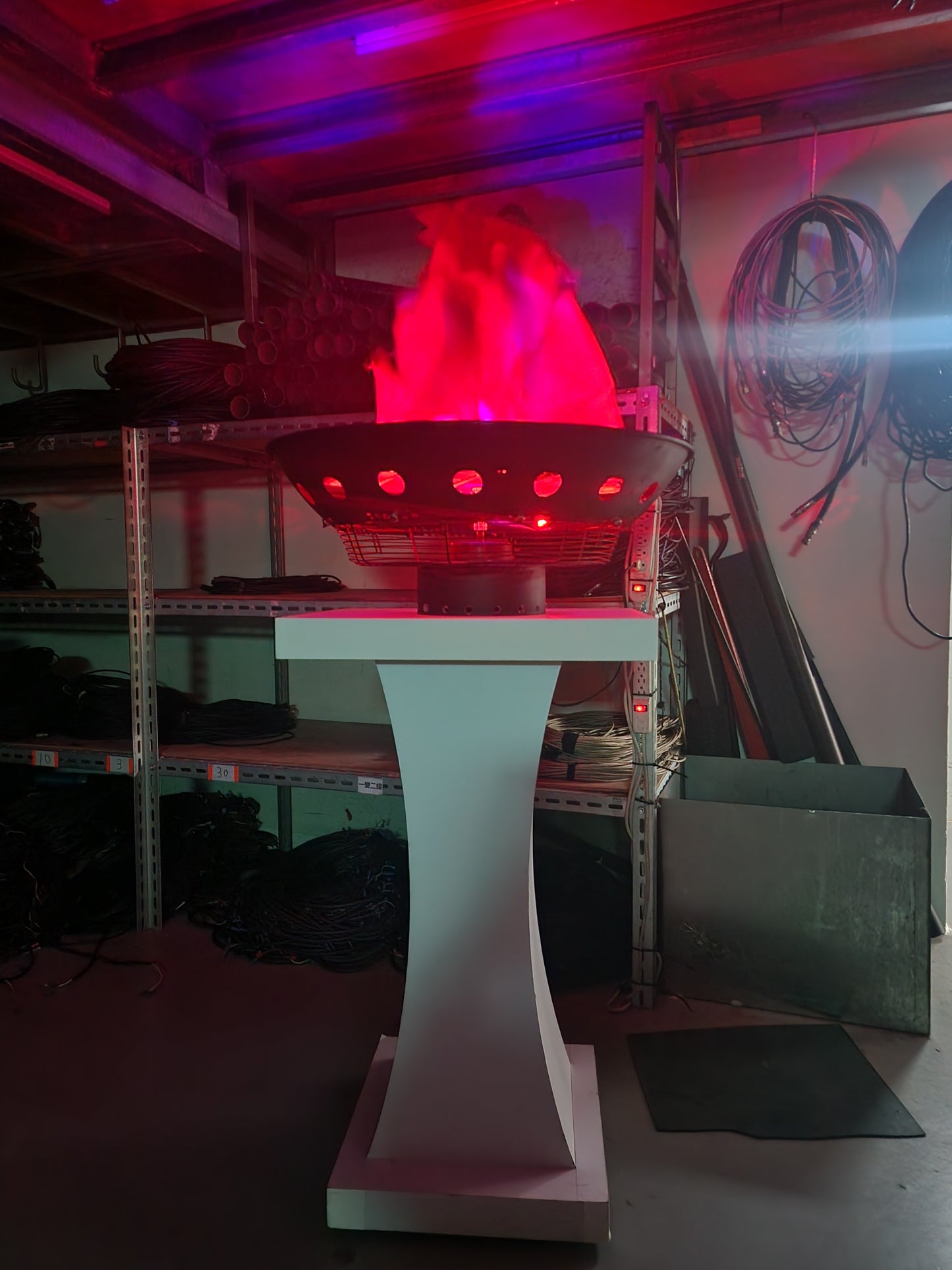 4-5-1 Fake Brazier + Table (Olympic Fake Flame Bowl)
