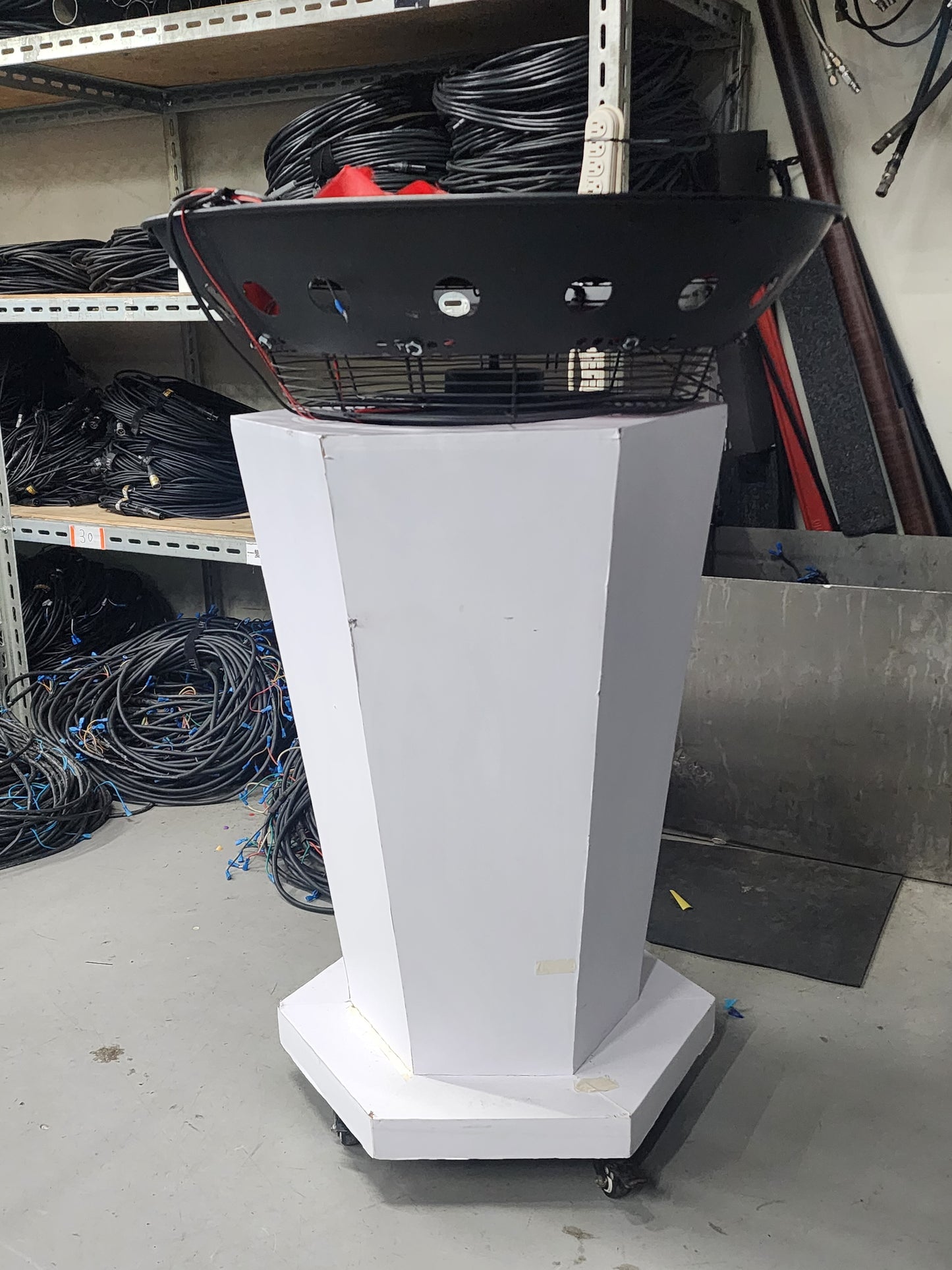 4-5-1 Fake Brazier + Table (Olympic Fake Flame Bowl)