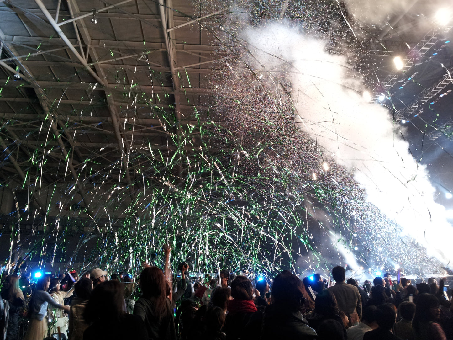 3-10 Streamer+Confetti Cannon (Streamer+Confetti Cannon)